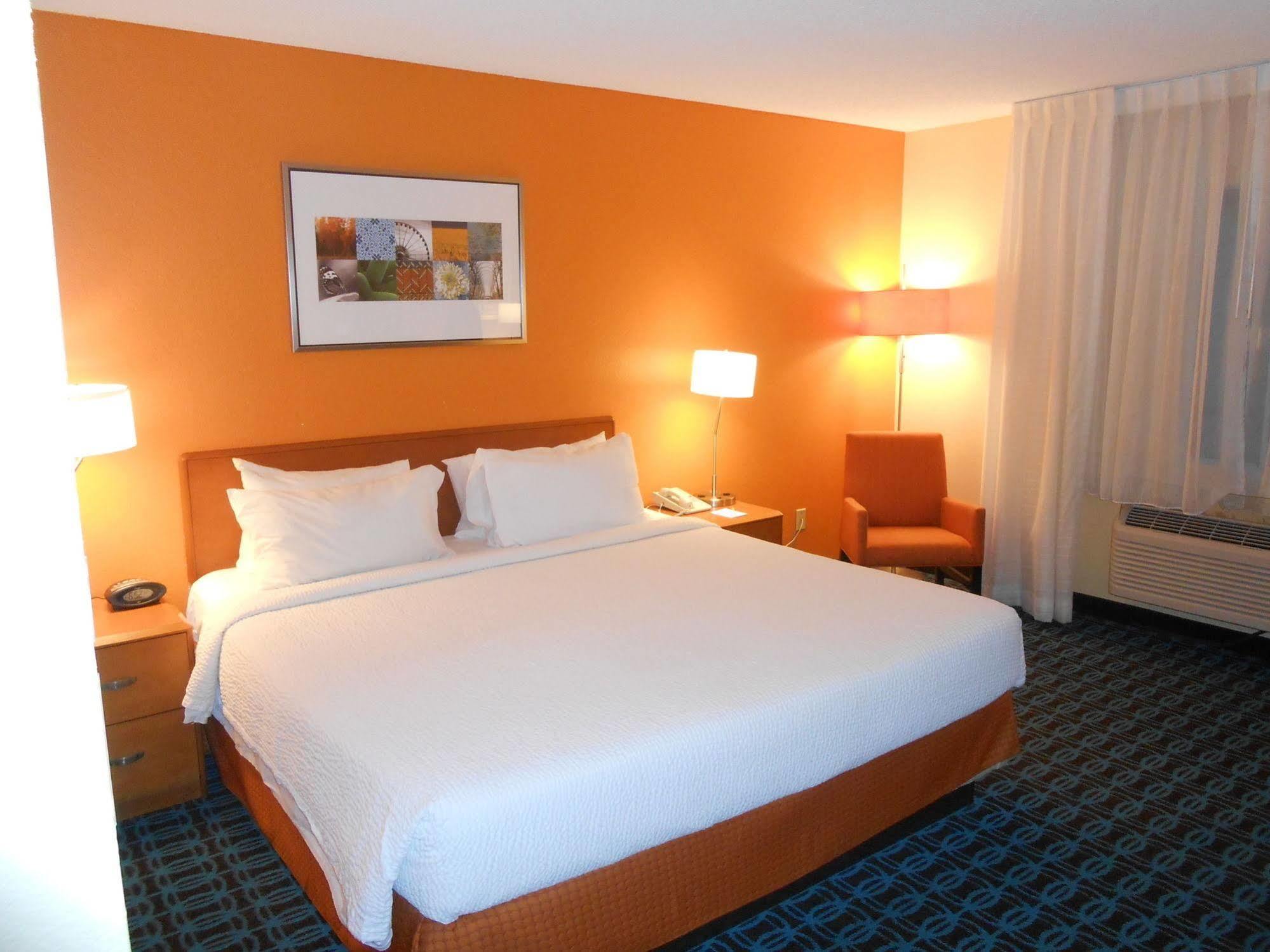 Holiday Inn Express & Suites Phoenix - Mesa West By Ihg Exterior foto
